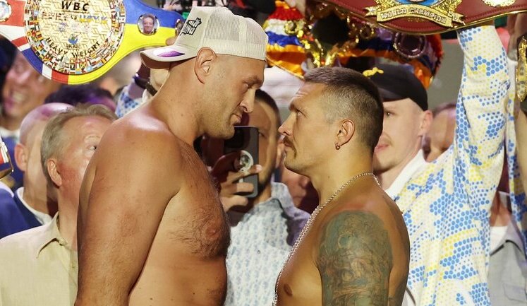 Усик победил Фьюри в бою за звание абсолютного чемпиона мира по боксу