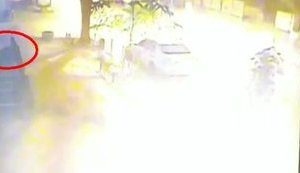 Камера засняла момент гибели Виктора Дегтярева на улице Пушкинской. ВИДЕО