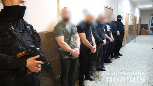 Поліцейські затримали членів Мукачівської банди, які промишляли розбоєм, викраденнями людей і торгівлею зброєю 09