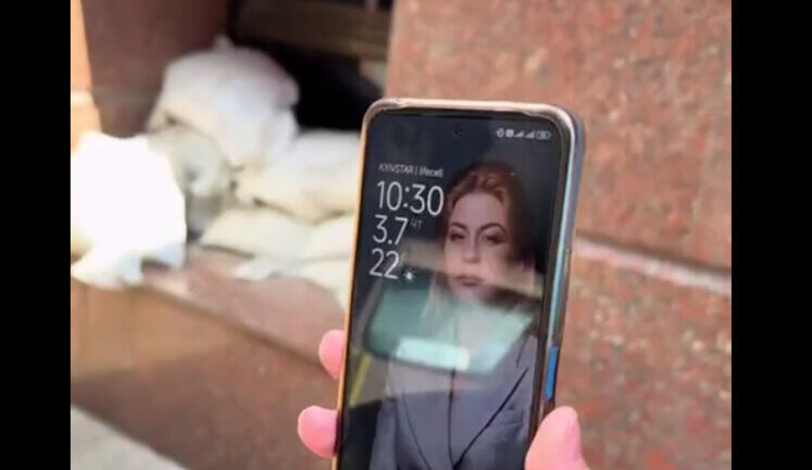 Ministry of Justice’s TikTok account posted video showing photos of Minister Stefanishyna on screens of department’s employees’ phones. VIDEO