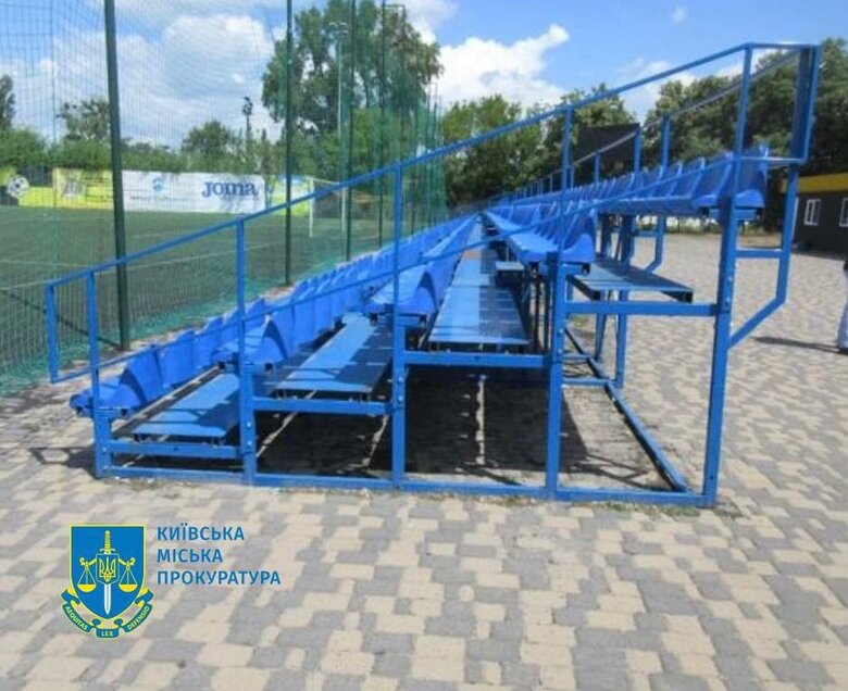 Розкрадання 1,2 млн грн на будівництві дитячого майданчика