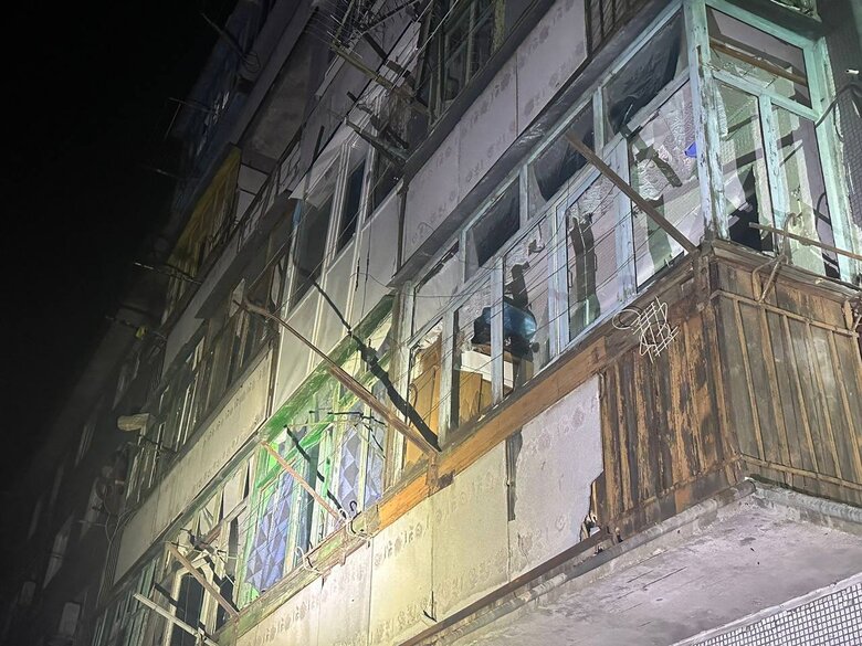 At midnight, occupants shelled Marhanets of Nikopol district, damaging residential buildings, gas pipelines, and power line 01