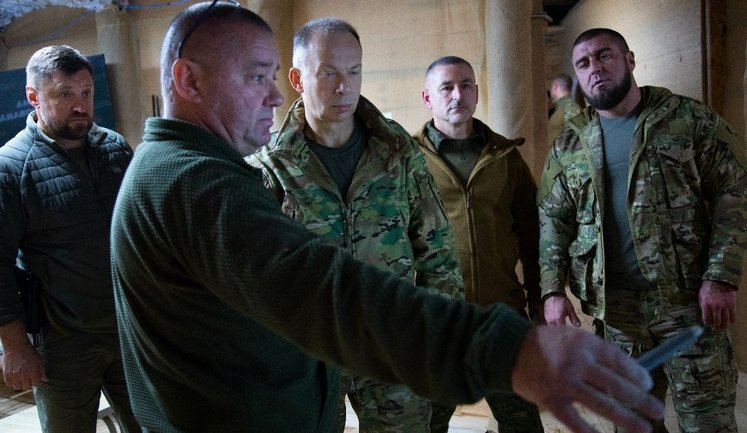Сырский посетил боевые подразделения, сдерживающие врага на границе с Днепропетровщиной