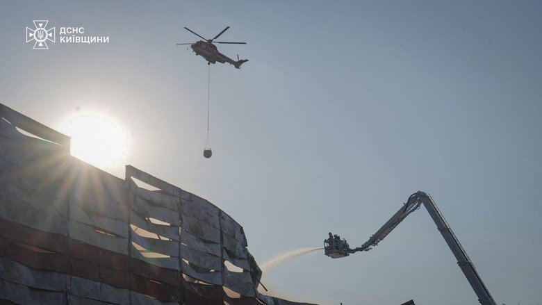 ДСНС завершила ліквідацію масштабної пожежі після російської атаки на Київщину