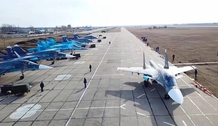 На аеродромі "Приморсько-Ахтарськ" у Краснодарському краї зафіксовані масштабні пожежі, - супутники NASA. КАРТА