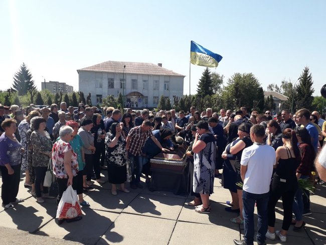 З 19-річним розвідником Олександром Микитюком попрощалися на Вінничині 01
