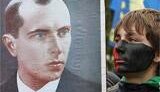 Внук Бандеры предложил Януковичу сделку: дедовская золотая звезда Героя в обмен на Межигорье
