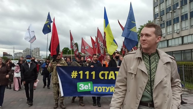 Зеленський любить теплі ванни, але хто сказав, що ця тепла рідина - вода?: Під стінами ДП Антонов відбувається акція 09