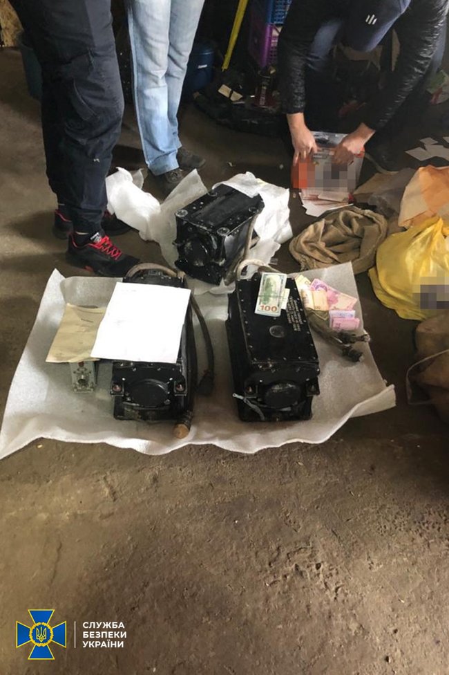 Контррозвідка СБУ блокувала розкрадання і реалізацію комплектуючих до військової авіаційної техніки на Хмельниччині 01