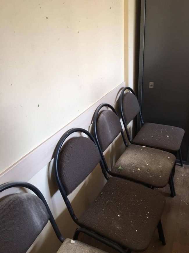 Unknown people attacked Holosiivskyi district court in Kyiv 02