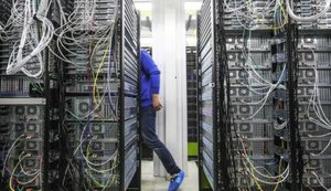 РФ знову атакувала дата-центр у Києві: що відомо?