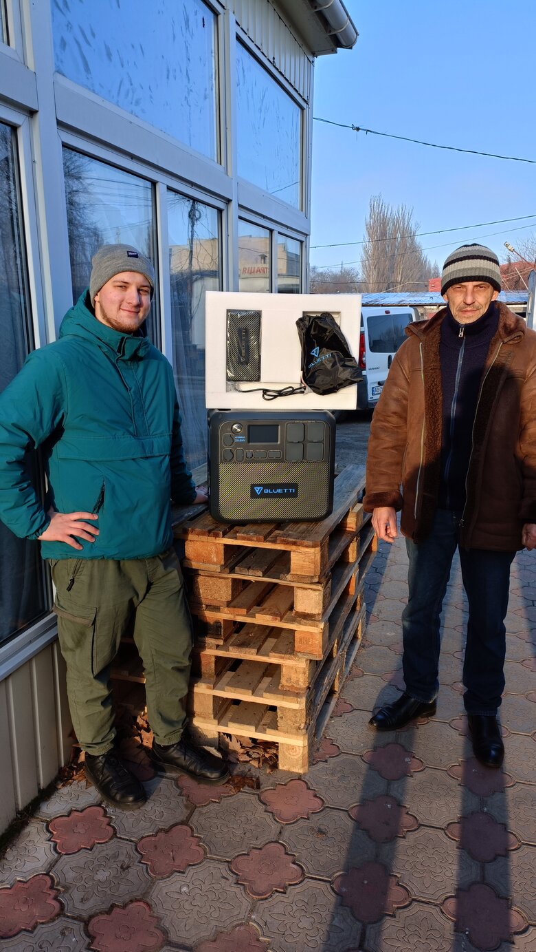 Волонтерка Паєвська (Тайра) та Бронюк передали газові плити та генератори на Херсонщину і Миколаївщину 08