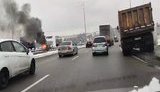 Трактор вспыхнул при движении по Столичному шоссе в Киеве. ВИДЕО