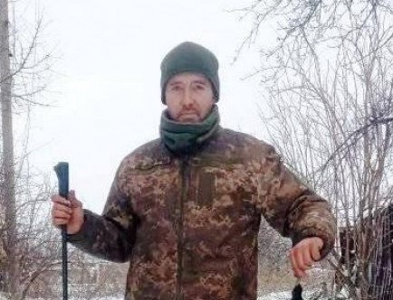 На Вінниччині попрощалися із загиблим внаслідок російського обстрілу воїном 56-ї ОМПБр Денисом Кононенком 01