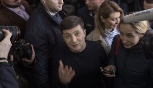 "19 квітня о 19:00", - команда Зеленського опублікувала ролик, що анонсує дебати на "Олімпійському". ВIДЕО
