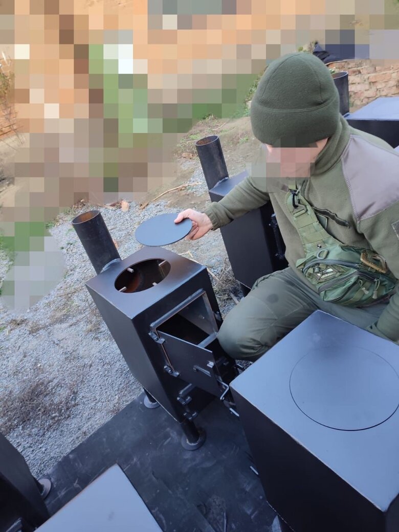 Сообщество Женщины из стали согревает фронт: украинским защитникам передают 100 печек-буржуек 02