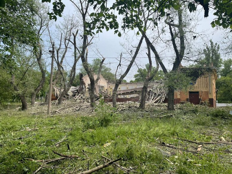 Day in Donetsk region: enemy fires at Vuhledar, Mariinka and Krasnohorivka, FAB-250s were dropped on New York 04