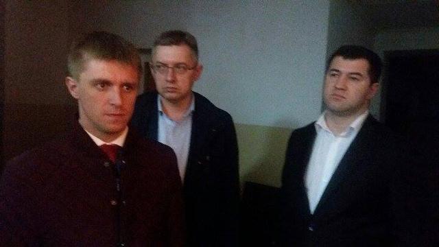Насиров шестой час ожидает начала судебного заседания по своему делу 01 Насиров шестой час ожидает начала судебного заседания по своему делу 01