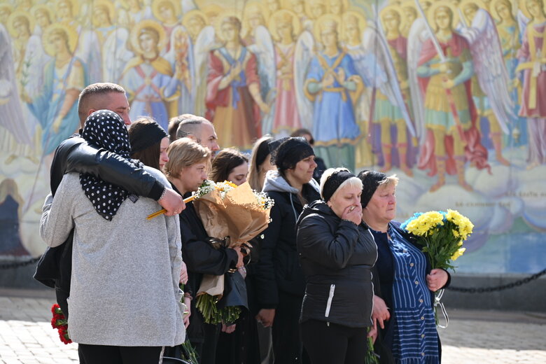 Прощання з полеглим воїном Денисом Зеленим