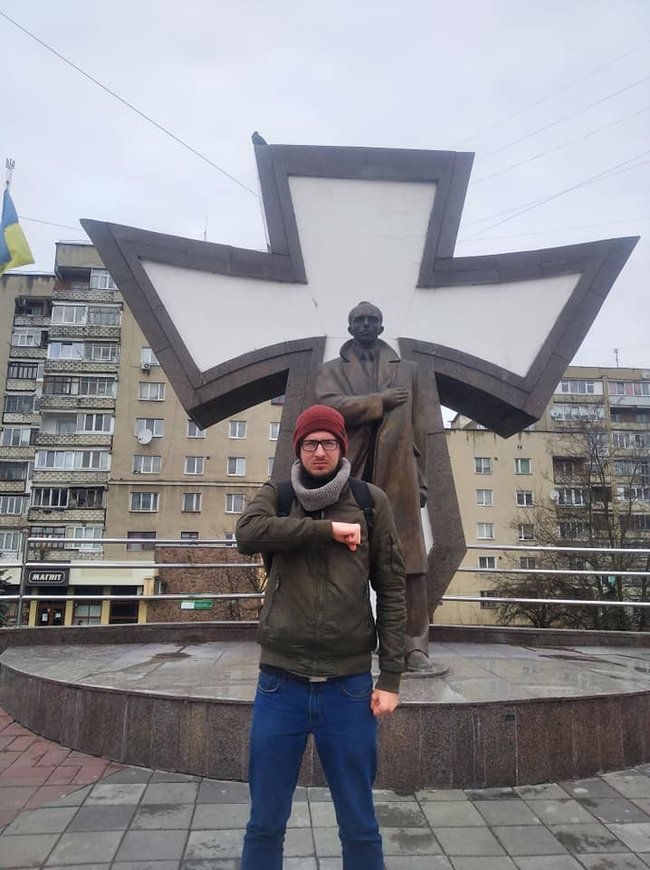 Щойно ми оголошуємо про знесення останнього Леніна, як знаходяться досі невідомі його пам’ятники, - неофіційний декомунізатор Вадим Поздняков 04 Щойно ми оголошуємо про знесення останнього Леніна, як знаходяться досі невідомі його пам’ятники, - неофіційний декомунізатор Вадим Поздняков 04