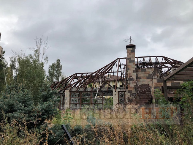 Амбразуру довелося затулити піаніно. Піски у спогадах та фотографіях бійців 12