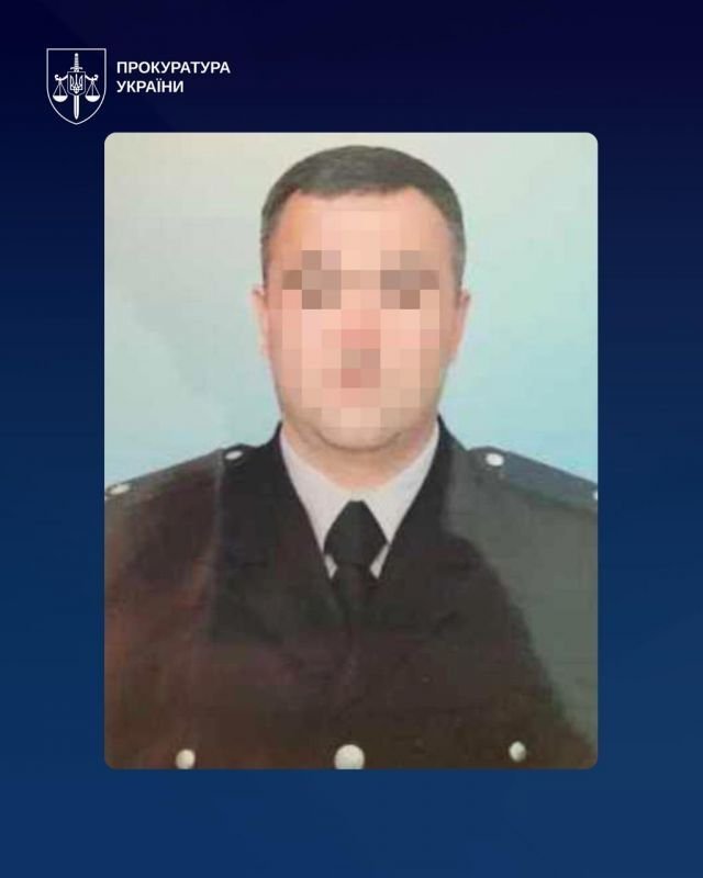 Полковники поліції створили озброєну банду та вибивали гроші