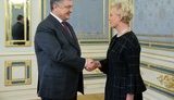Одну з київських вулиць скоро назвуть на честь Маккейна, - Порошенко