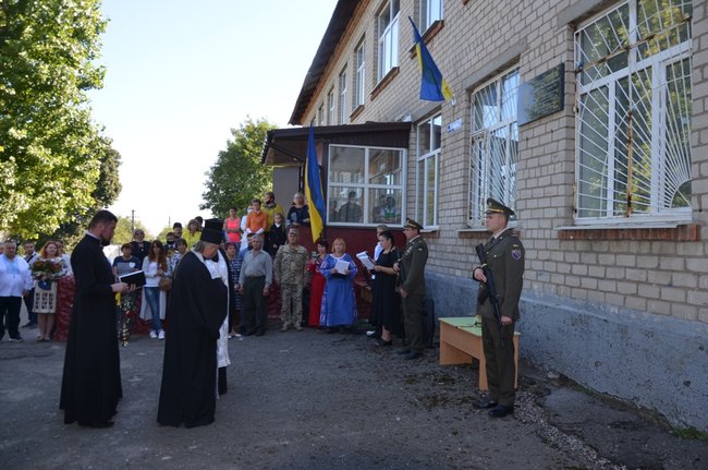 Меморіальну дошку загиблому під Іловайськом воїну 93-ї ОМБр Ярославу Обіденнікову відкрили в Дніпрі 04