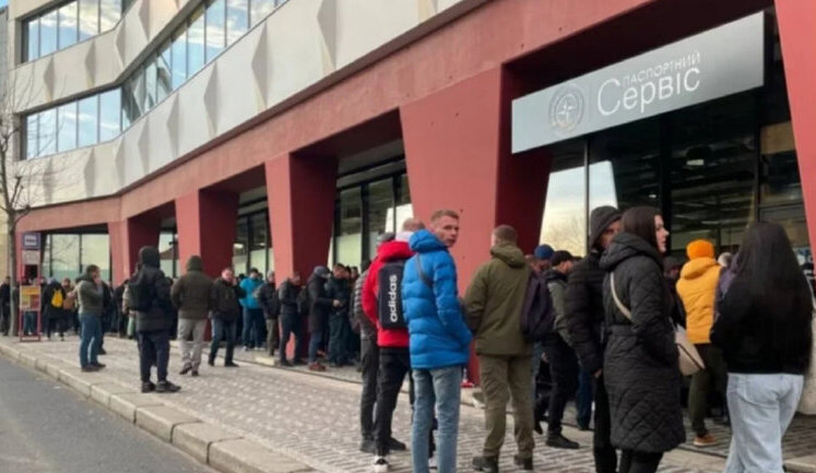 У МЗС додатково роз’яснили рішення про припинення консульських послуг за кордоном