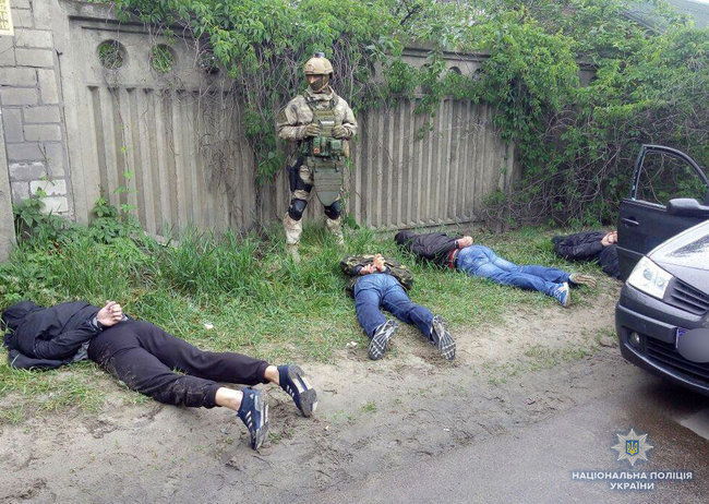 Усі члени ОЗУ - жителі Вінниці, - Нацполіція затримала групу серійних грабіжників 02