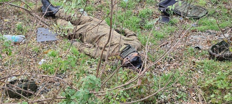 Russians abandoned bodies of dead Chechens during retreat from Kherson region 08 Russians abandoned bodies of dead Chechens during retreat from Kherson region 08