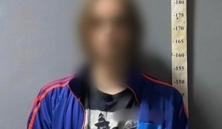 Чоловік побив жінку в магазині у Києві через чергу: її госпіталізовано з численними забоями та переломом щелепи, - Нацполіція. ФОТО