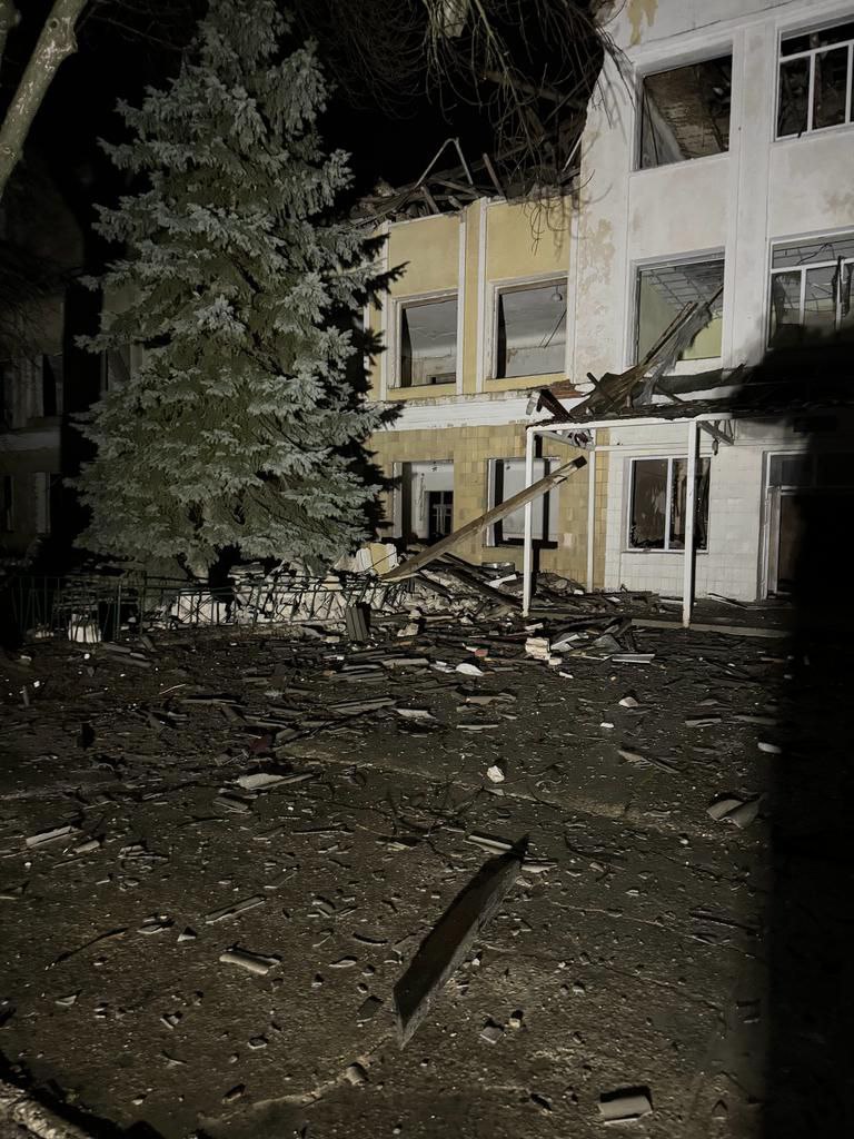 Occupants attacked Kurakhove with missiles: kindergarten, school were destroyed, high-rise buildings were damaged 05