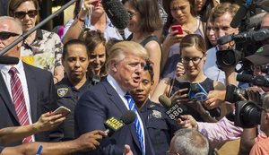 Трамп сподівається на швидку угоду з Іраном, погрожуючи новими обстрілами