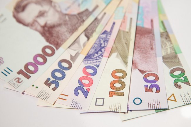 Нацбанк увів до обігу нову 200-гривневу банкноту 05