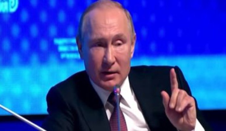 Путин про слова Зеленского о выдаче украинских паспортов россиянам: "Это говорит о том, что мы договоримся, наверное"
