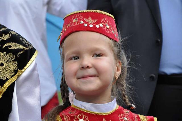День крымскотатарского флага отметили праздничным шествием в центре столицы 06 День крымскотатарского флага отметили праздничным шествием в центре столицы 06