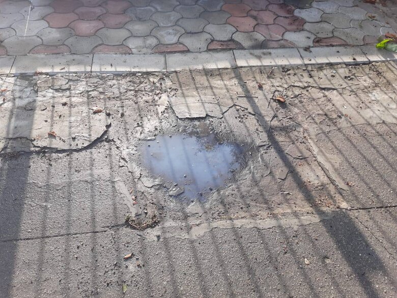 Consequences of shelling of Dniprovsky district of Kherson by Russian occupiers 02