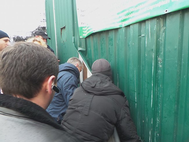 На Андреевском спуске протестовали против строительства 30-метровой гостиницы: Застройщик игнорирует решение суда 05
