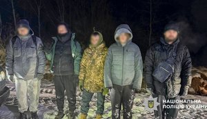 На Буковині викрили схему переправлення ухилянтів: організована група заробила понад €200 тисяч. ФОТОрепортаж