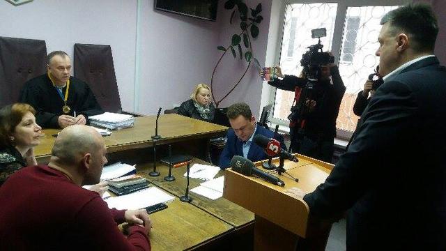 Тягнибок у суді дає свідчення проти екс-командира львівського Беркута 02 Тягнибок у суді дає свідчення проти екс-командира львівського Беркута 02