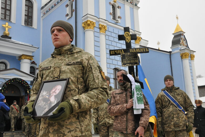 Із загиблим українським воїном Денисом Галушком попрощалися у Києві 19
