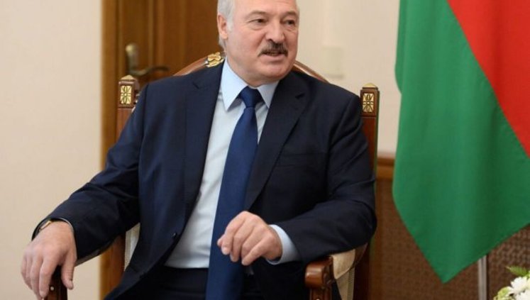 Лукашенко доручив через два дні закрити підприємства-страйкарі в Білорусі: Якщо хтось не хоче працювати - не треба. З понеділка замок на ворота