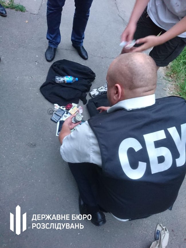 ГБР задержало пограничника за продажу каннабиса в Николаеве 02