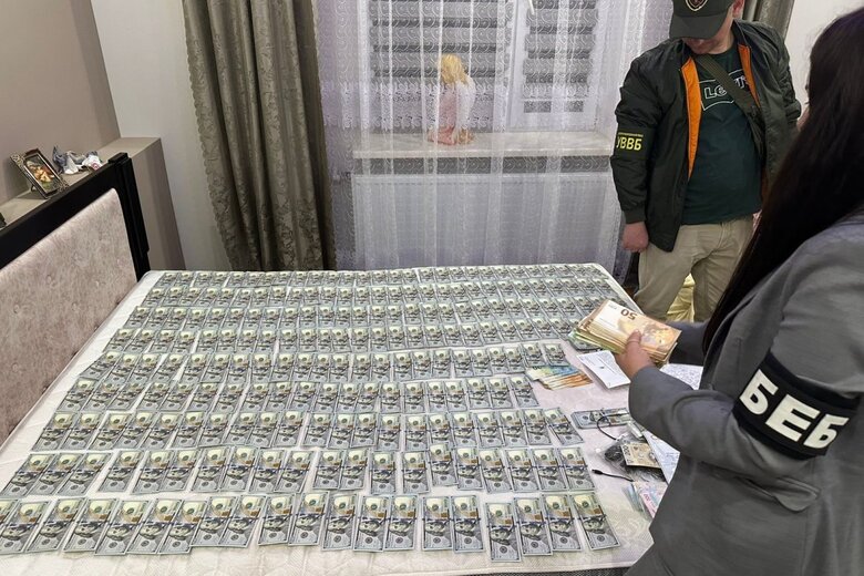Разоблачили схему продажи авто для ВСУ под видом гуманитарной помощи