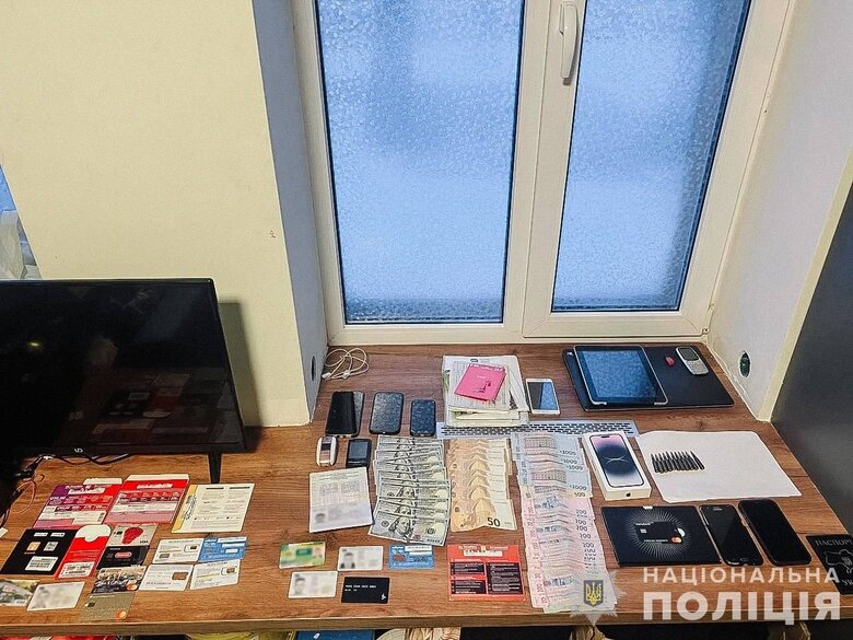 Підпалювали будинки за гроші