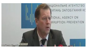 Кабмин принял отставку Радецкого с должности члена НАПК