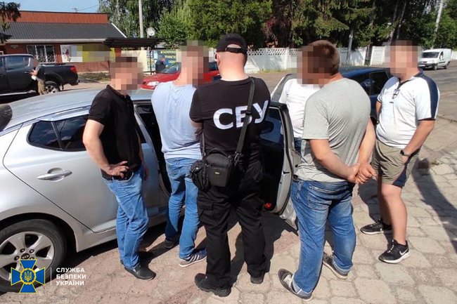 У тінь вивели понад 200 млн грн: СБУ блокувала конвертцентр на Житомирщині 03