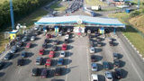 200 автомобилей застряли на границе с Венгрией
