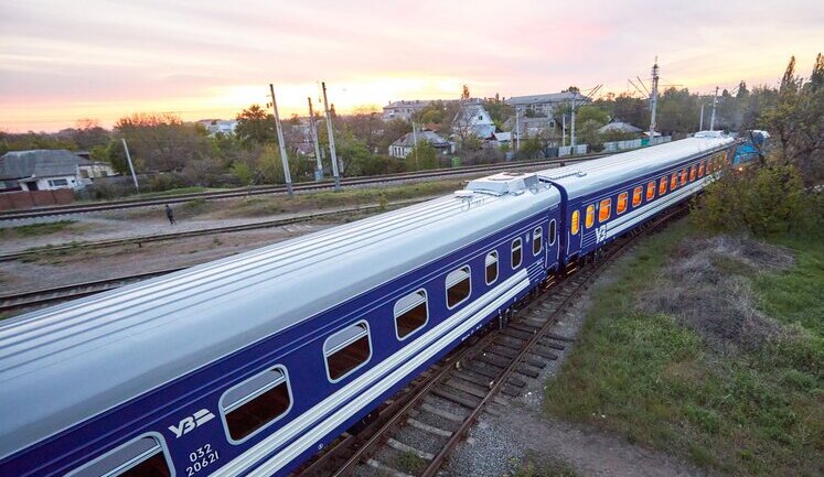 "Укрзалізниця" отримала 6 нових плацкартних вагонів від Крюківського заводу. ФОТОрепортаж